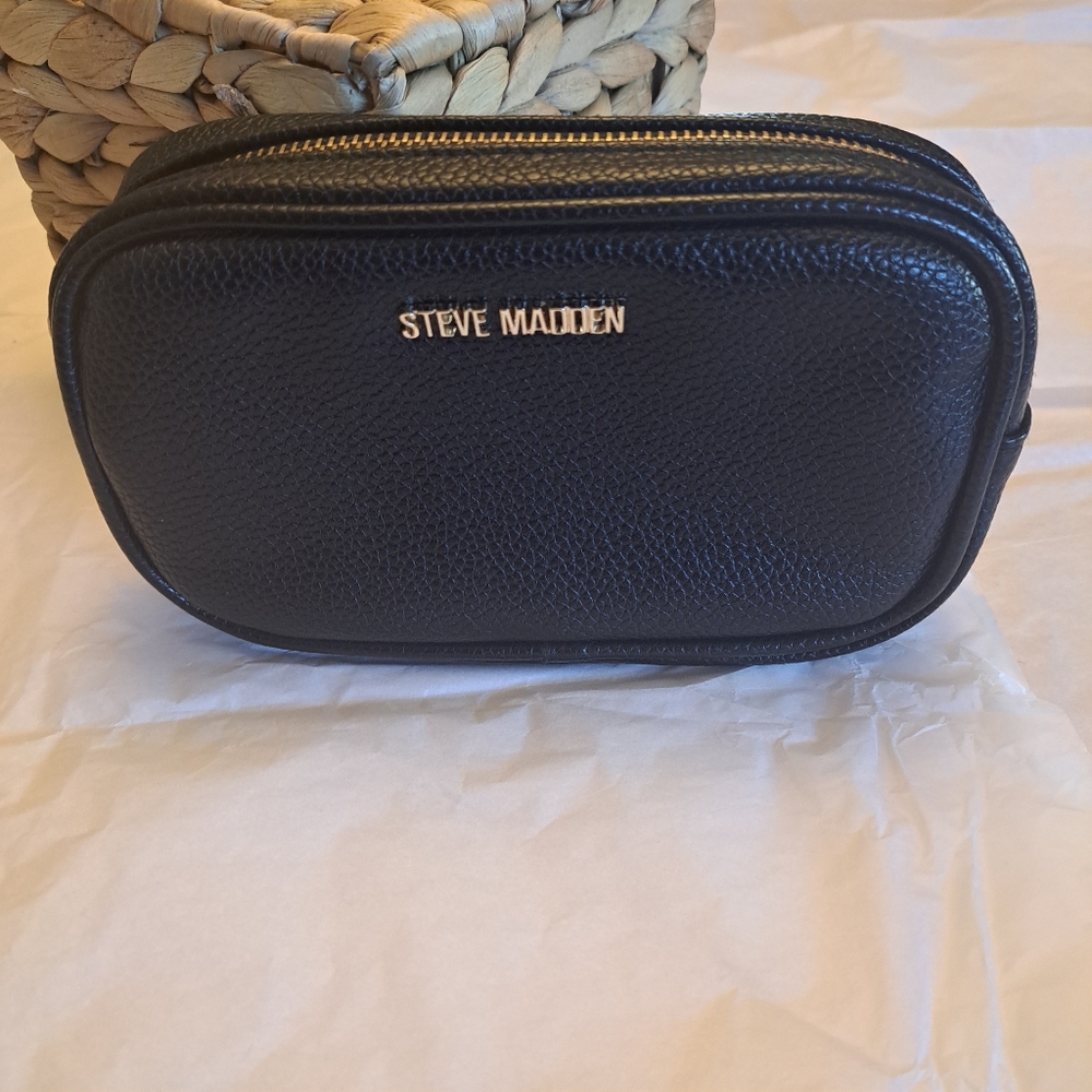 Steve Madden belt bag gold accents